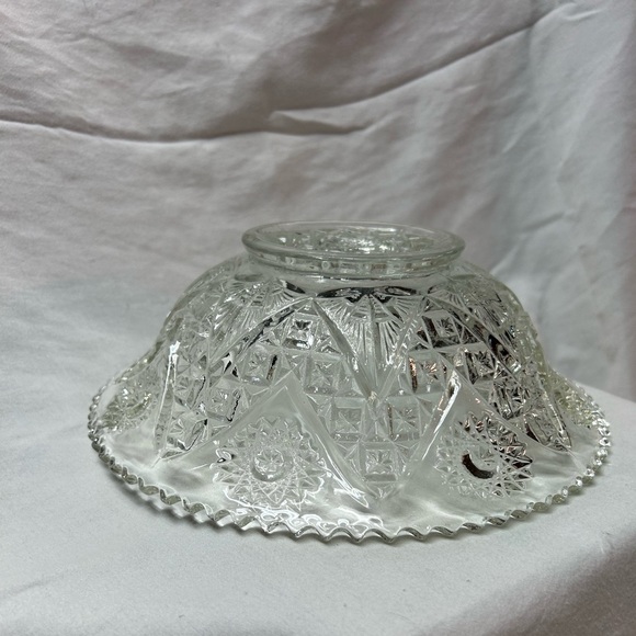 Imperial glass line 347 crystal large berry bowl with sawtooth edges. - Picture 4 of 5